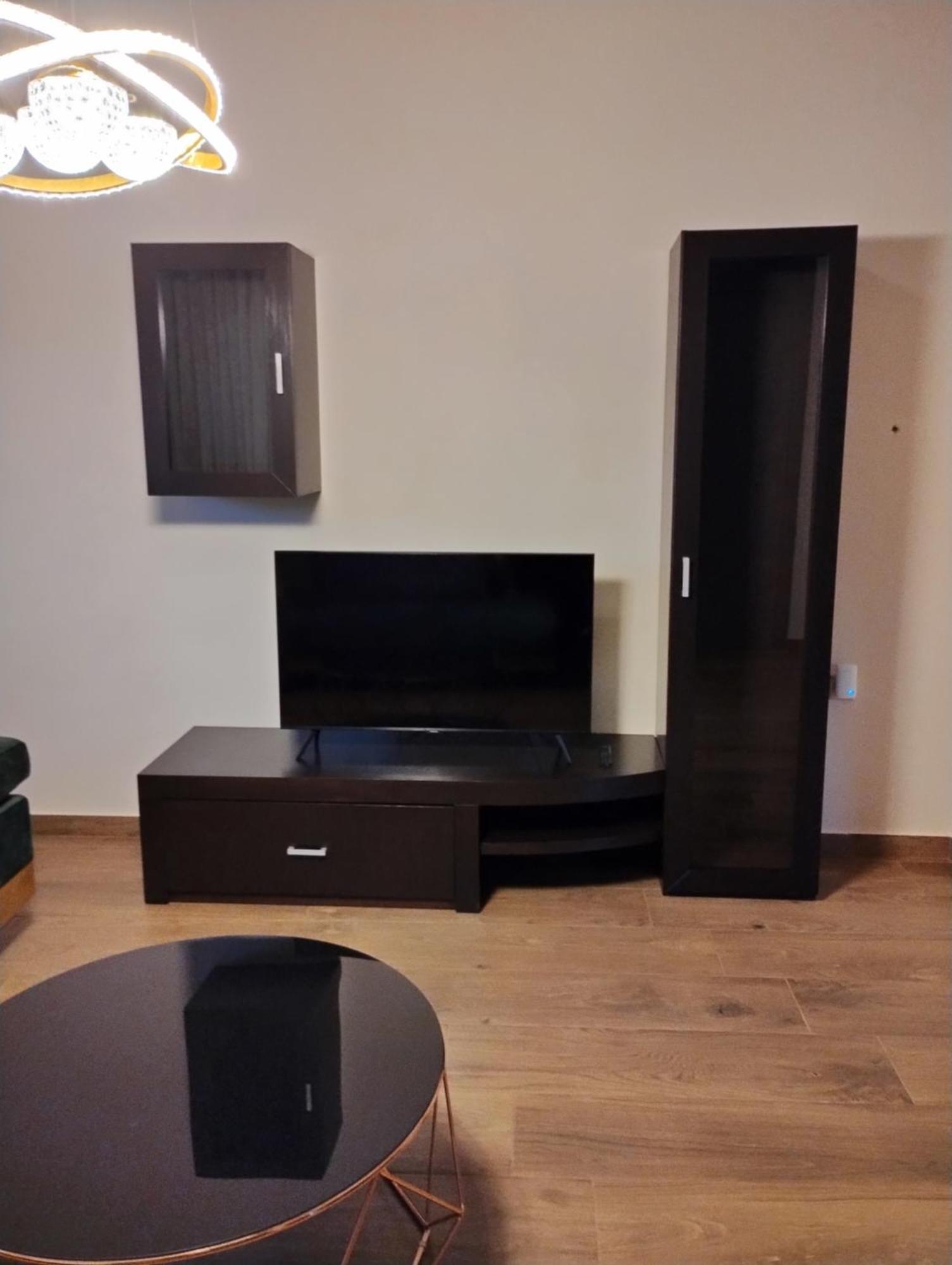 Luxury * Kostakioi
