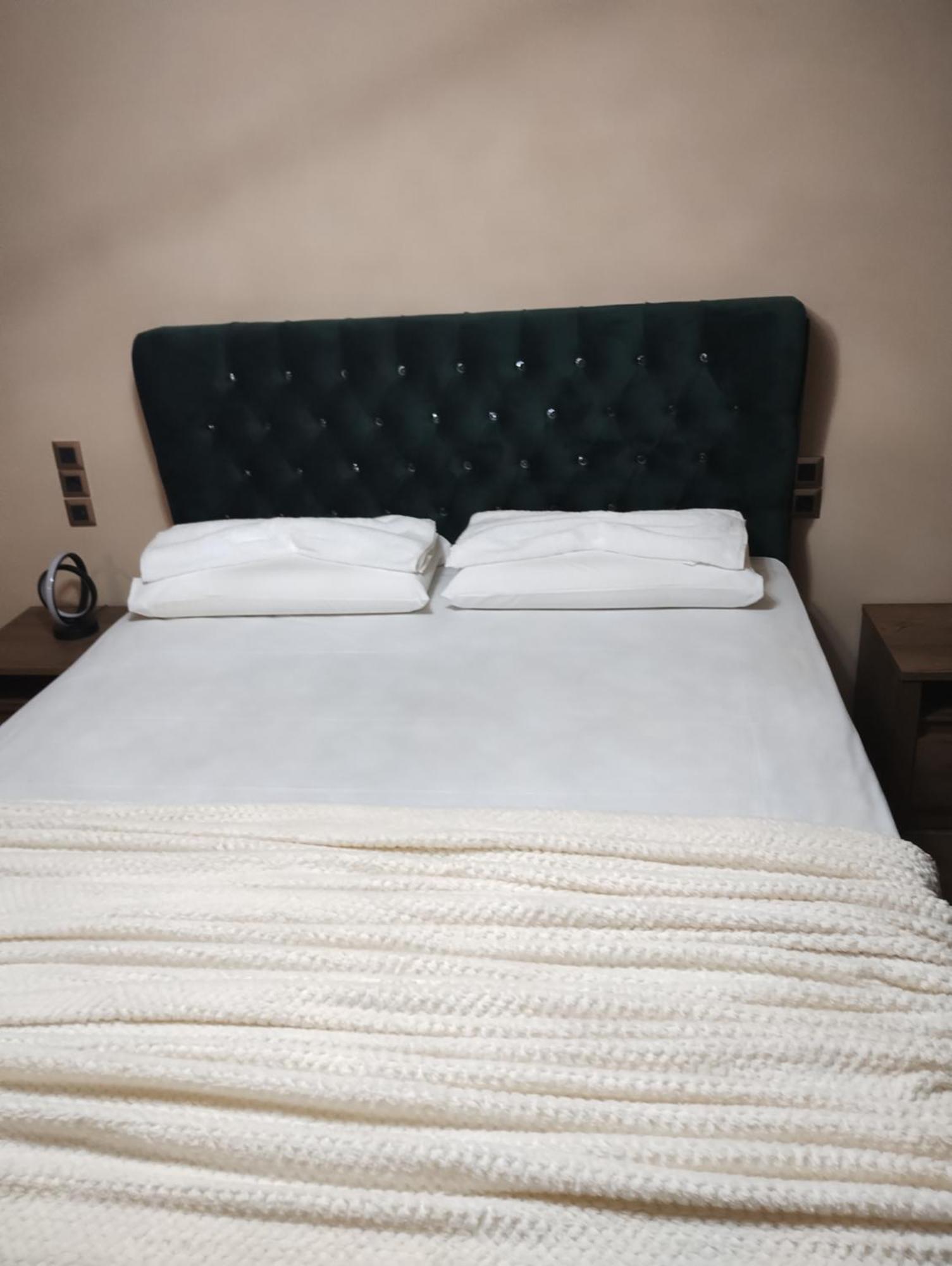 Luxury * Kostakioi
